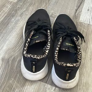 Women’s Adidas size 9